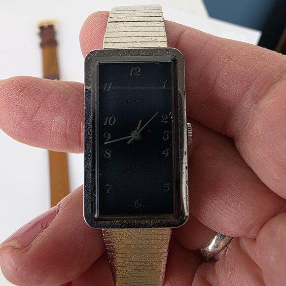 Lot of Two Women\'s Watches Timex UNTESTED